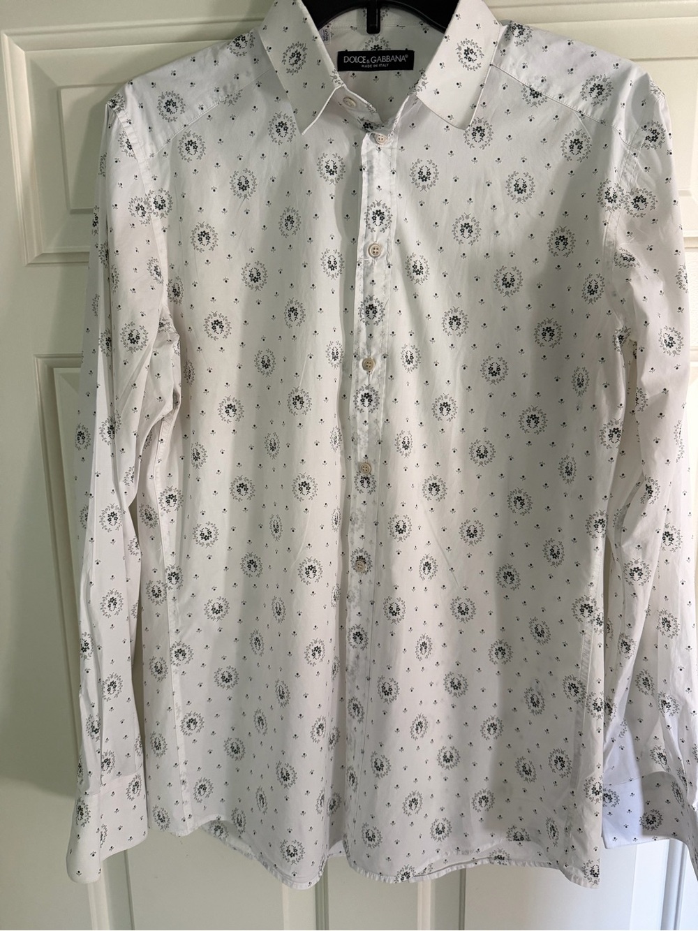 Dolce & Gabbana White Shirt with Black Medallion Print size 15/38